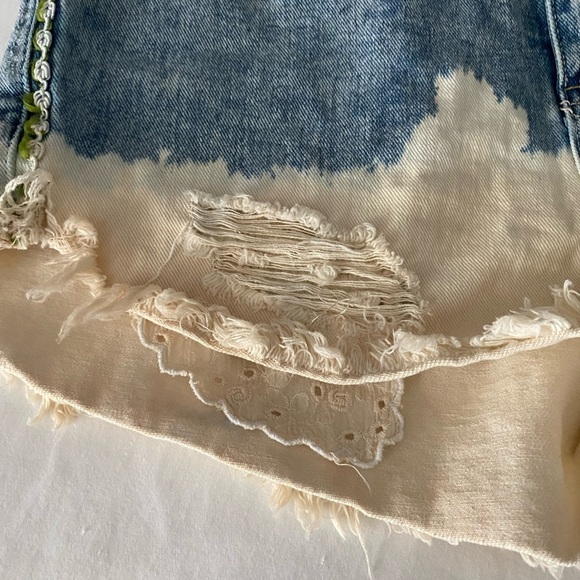 Stylish Blue and Cream Shorts by Free People size 27 - Picture 6 of 6